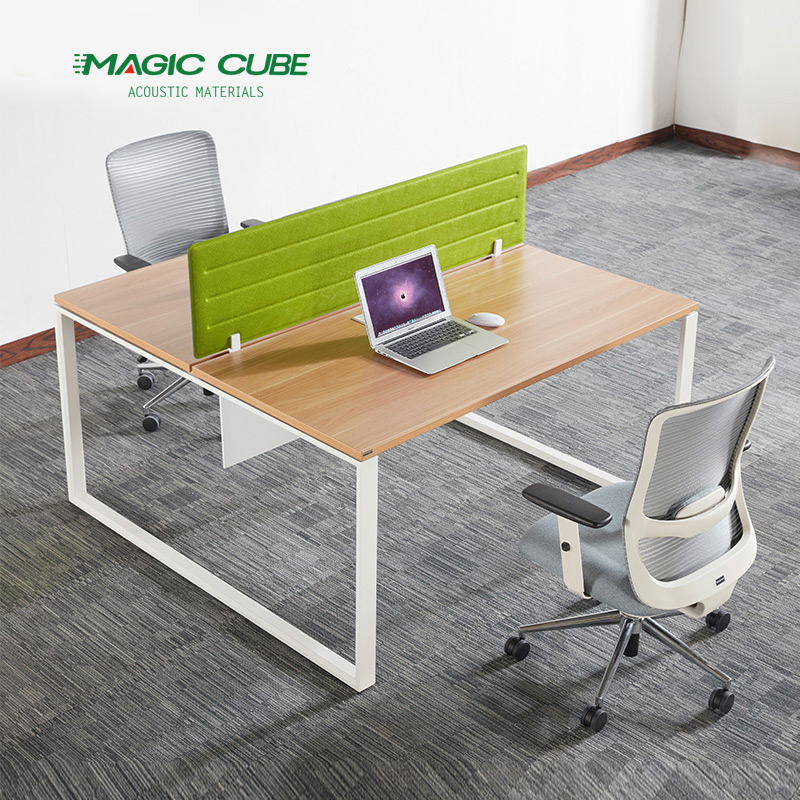 Schreibtischteiler aus Polyester mit Schallschutz für Haustiere 